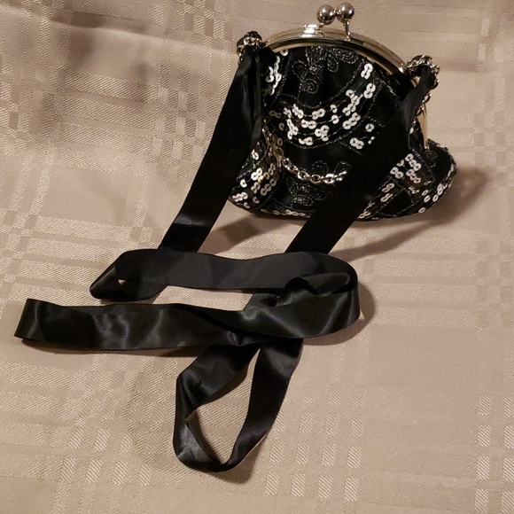 Black sequined and embroidered cocktail bag (bin 5) - Picture 2 of 3